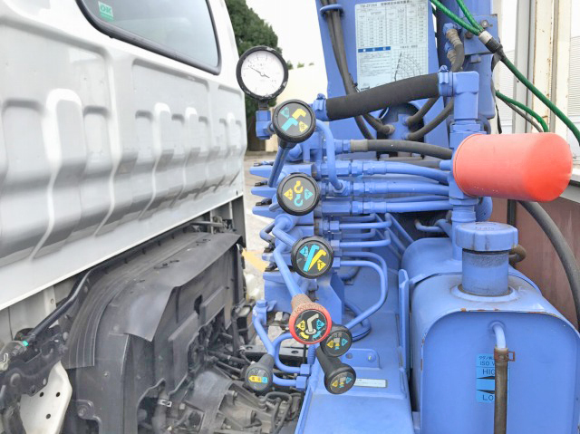 いすゞエルフクレーン4段小型（2t・3t）[写真18]