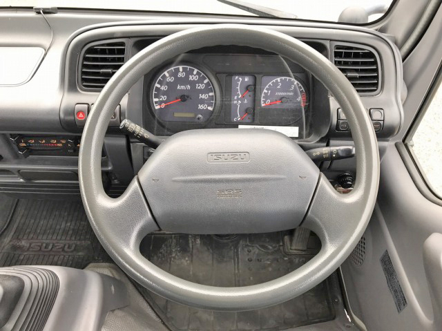 いすゞエルフクレーン4段小型（2t・3t）[写真37]