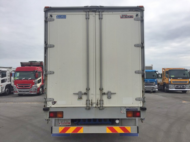 いすゞフォワードアルミウイング中型（4t）[写真10]