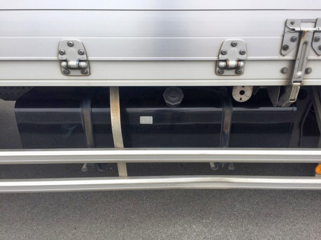 いすゞフォワードアルミウイング中型（4t）[写真20]