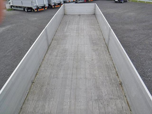 三菱ふそうスーパーグレートアルミブロック大型（10t）[写真10]