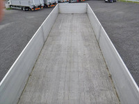 三菱ふそうスーパーグレートアルミブロック大型（10t）[写真10]