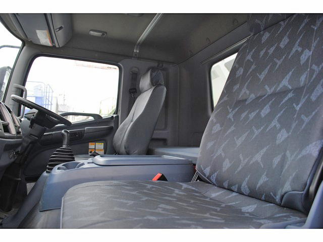 日野レンジャーコンテナ専用車増トン（6t・8t）[写真18]