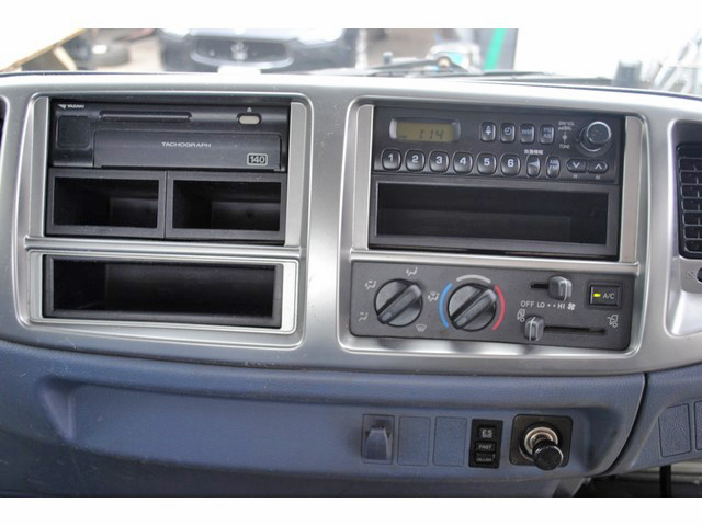 日野レンジャーコンテナ専用車増トン（6t・8t）[写真23]