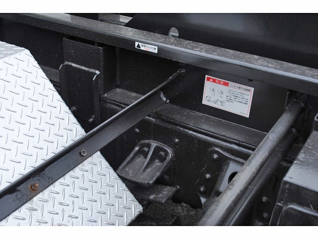 日野レンジャーコンテナ専用車増トン（6t・8t）[写真09]