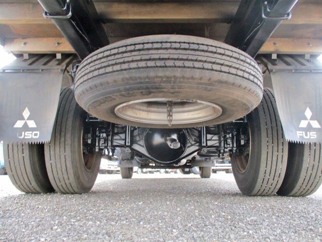 三菱ふそうキャンタークレーン3段小型（2t・3t）[写真24]