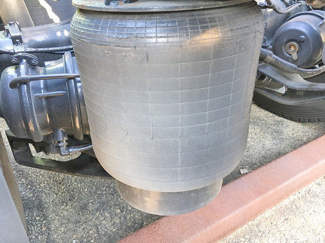 日野プロフィアトレーラーヘッド（トラクターヘッド）大型（10t）[写真13]