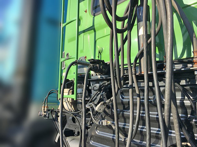 日野プロフィアトレーラーヘッド（トラクターヘッド）大型（10t）[写真07]