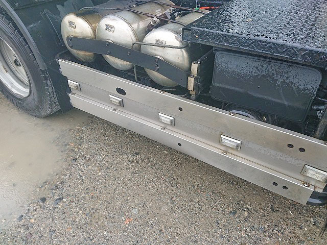 三菱ふそうスーパーグレートトレーラーヘッド（トラクターヘッド）大型（10t）[写真09]