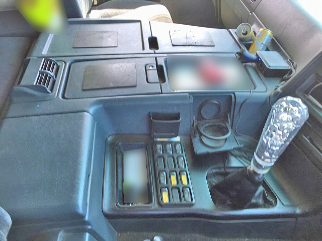 三菱ふそうスーパーグレートユニック4段大型（10t）[写真28]