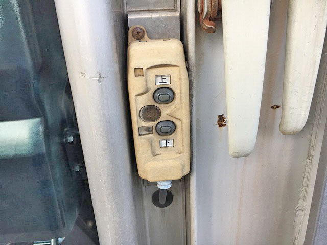 三菱ふそうキャンターアルミウイング小型（2t・3t）[写真13]