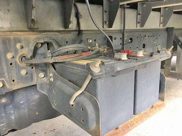 三菱ふそうキャンターアルミウイング小型（2t・3t）[写真19]