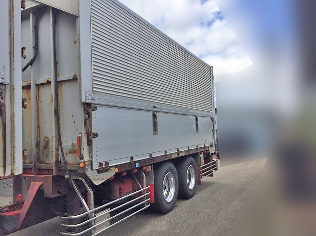 いすゞギガ冷蔵冷凍ウイング大型（10t）[写真21]