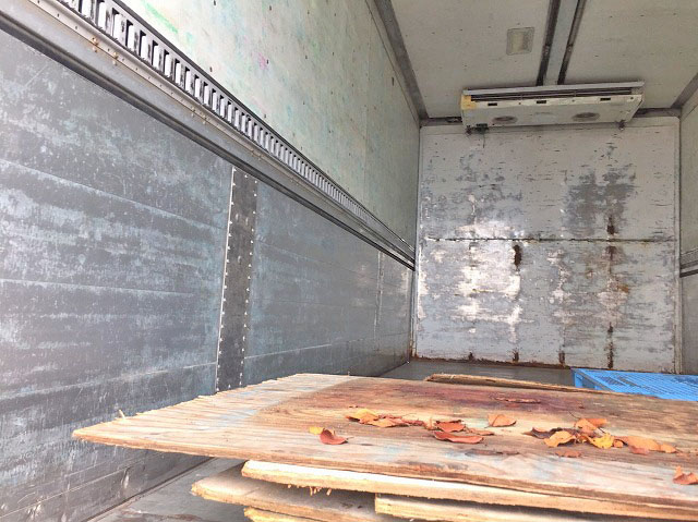 いすゞギガ冷蔵冷凍ウイング大型（10t）[写真25]