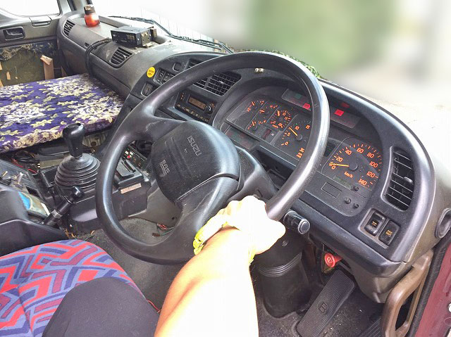 いすゞギガ冷蔵冷凍ウイング大型（10t）[写真37]