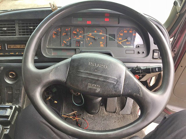 いすゞギガ冷蔵冷凍ウイング大型（10t）[写真38]