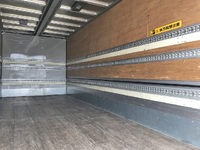 いすゞフォワードアルミウイング中型（4t）[写真15]