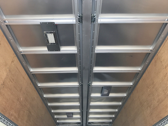 いすゞフォワードアルミウイング中型（4t）[写真16]