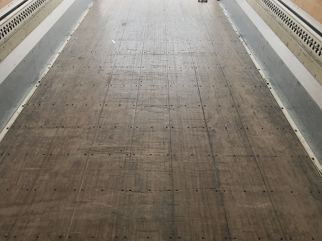 いすゞフォワードアルミウイング中型（4t）[写真17]