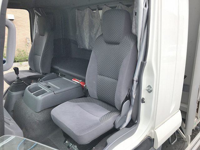 いすゞフォワードアルミウイング中型（4t）[写真30]