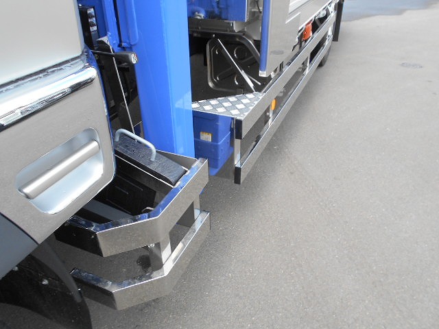 三菱ふそうファイターセルフクレーン4段増トン（6t・8t）[写真12]