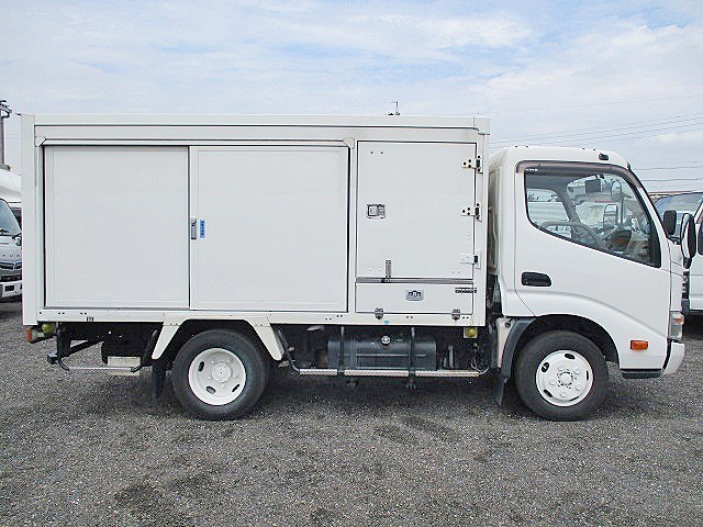 日野デュトロパネルバン小型（2t・3t）[写真07]