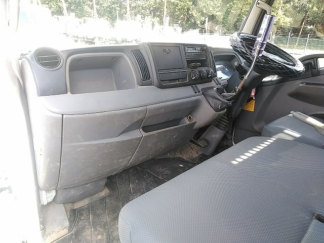 三菱ふそうキャンターダンプ小型（2t・3t）[写真32]