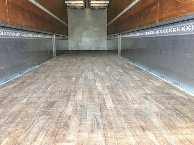 UDトラックスクオンアルミウイング大型（10t）[写真11]