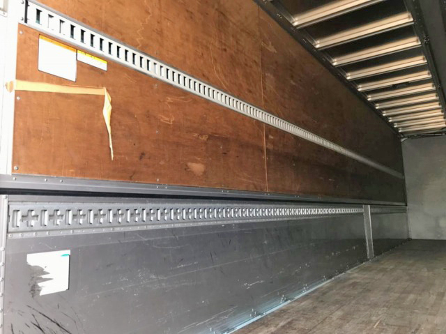 UDトラックスクオンアルミウイング大型（10t）[写真12]