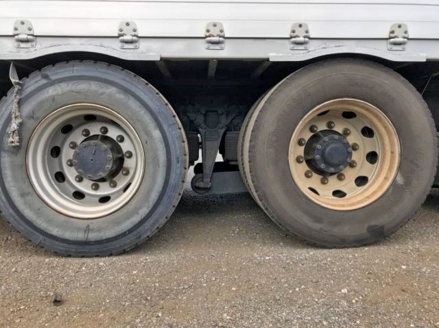 UDトラックスクオンアルミウイング大型（10t）[写真21]