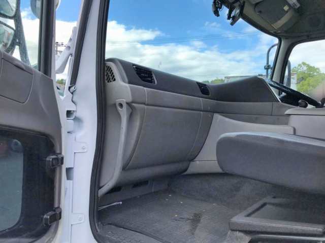 UDトラックスクオンアルミウイング大型（10t）[写真29]