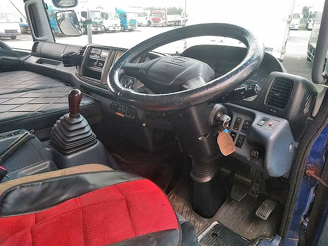 日野レンジャーアルミウイング増トン（6t・8t）[写真33]