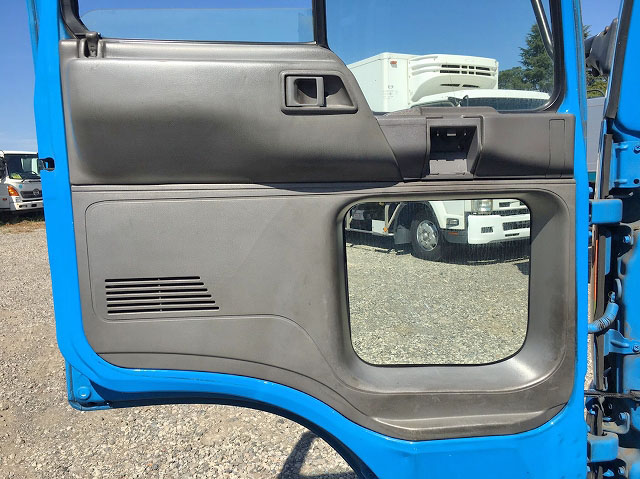 日野レンジャーアルミブロック中型（4t）[写真21]