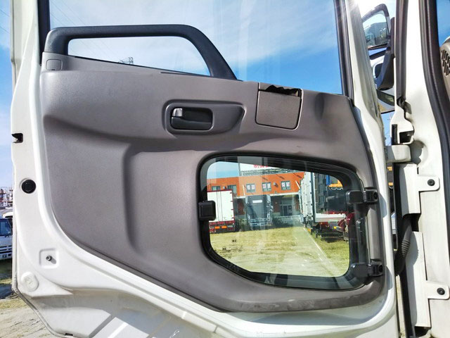 UDトラックスクオン冷凍車（冷蔵車）大型（10t）[写真26]