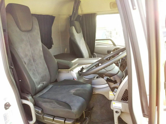 UDトラックスクオン冷凍車（冷蔵車）大型（10t）[写真28]