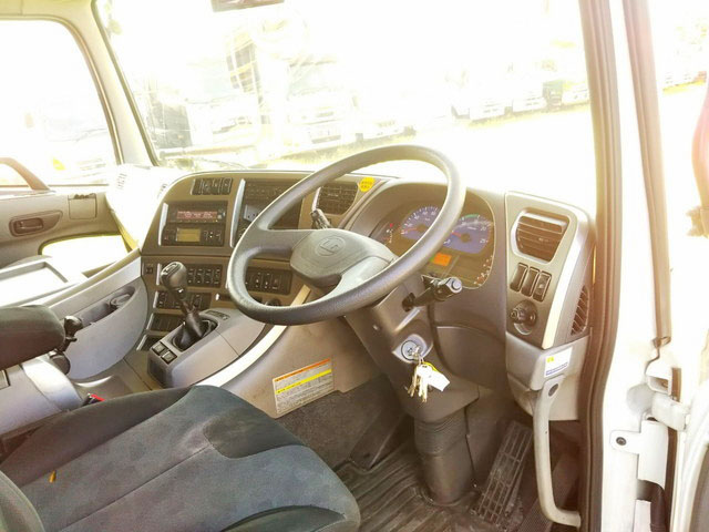 UDトラックスクオン冷凍車（冷蔵車）大型（10t）[写真29]