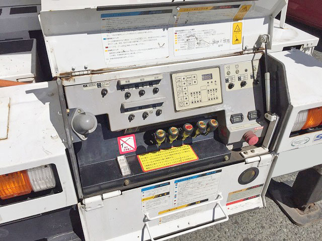 いすゞエルフ高所作業車小型（2t・3t）[写真12]