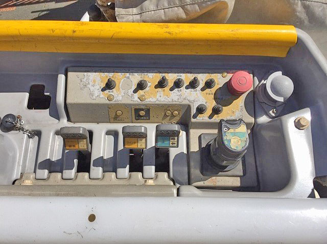 いすゞエルフ高所作業車小型（2t・3t）[写真07]