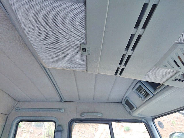 三菱ふそうスーパーグレートトレーラーヘッド（トラクターヘッド）大型（10t）[写真20]