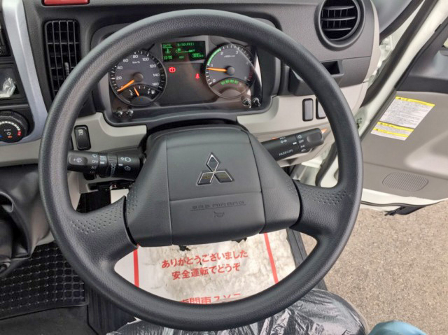 三菱ふそうキャンター平ボディ小型（2t・3t）[写真15]