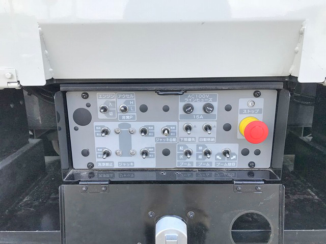 いすゞエルフ高所作業車小型（2t・3t）[写真19]