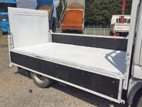 トヨタトヨエース平ボディ小型（2t・3t）[写真13]