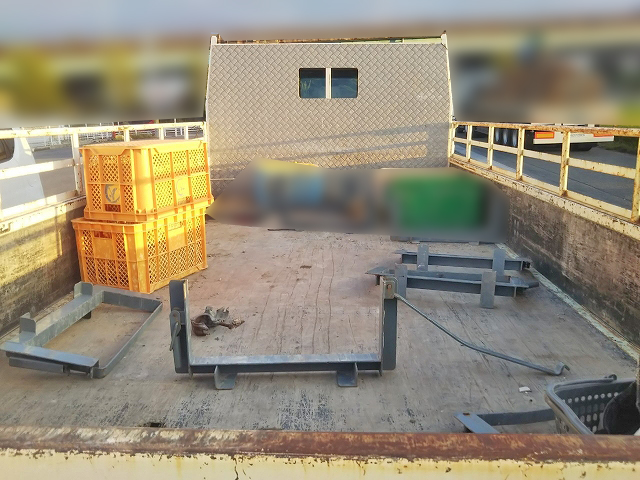 三菱ふそうキャンター平ボディ小型（2t・3t）[写真11]