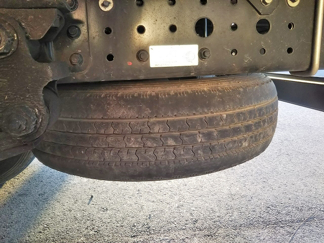 三菱ふそうキャンター平ボディ小型（2t・3t）[写真14]