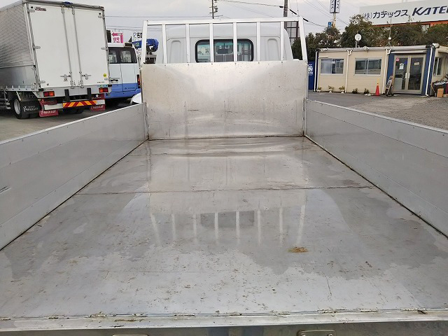 三菱ふそうキャンターアルミブロック小型（2t・3t）[写真13]