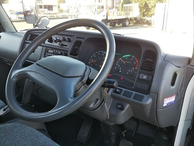 三菱ふそうキャンターアルミブロック小型（2t・3t）[写真31]