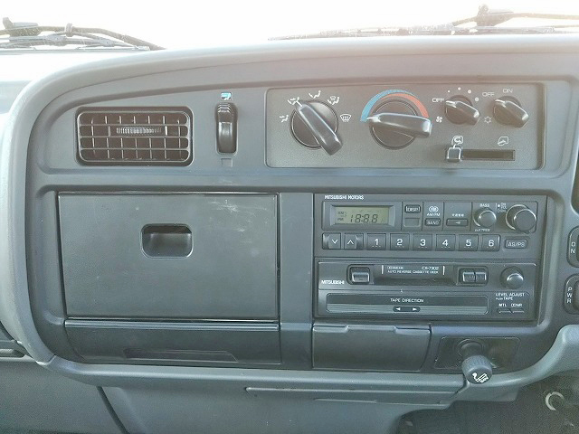 三菱ふそうキャンターアルミブロック小型（2t・3t）[写真35]