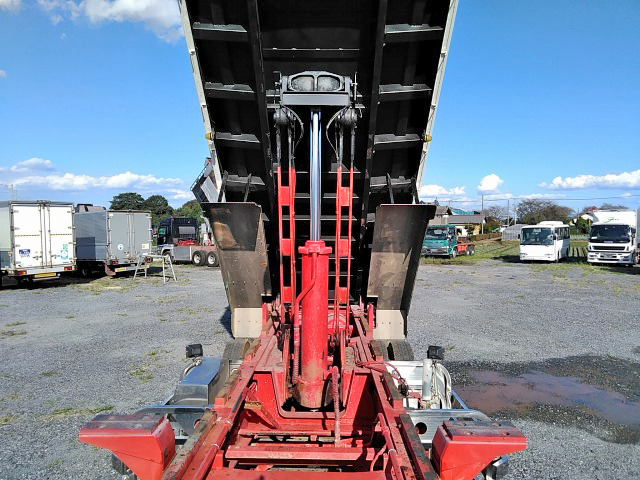 いすゞギガトレーラーヘッド（トラクターヘッド）大型（10t）[写真13]