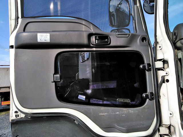 いすゞギガトレーラーヘッド（トラクターヘッド）大型（10t）[写真30]