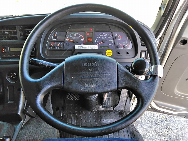 いすゞギガトレーラーヘッド（トラクターヘッド）大型（10t）[写真35]